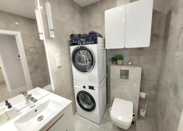 Lux 2 Pokojowe In Z Bezplatnym Podziemnym Parkingem Warschau