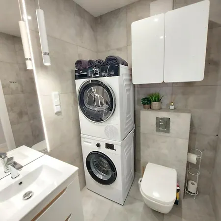 Lux 2 Pokojowe In Z Bezplatnym Podziemnym Parkingem ורשה