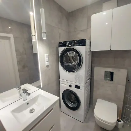 Lux 2 Pokojowe In Z Bezplatnym Podziemnym Parkingem דירה *